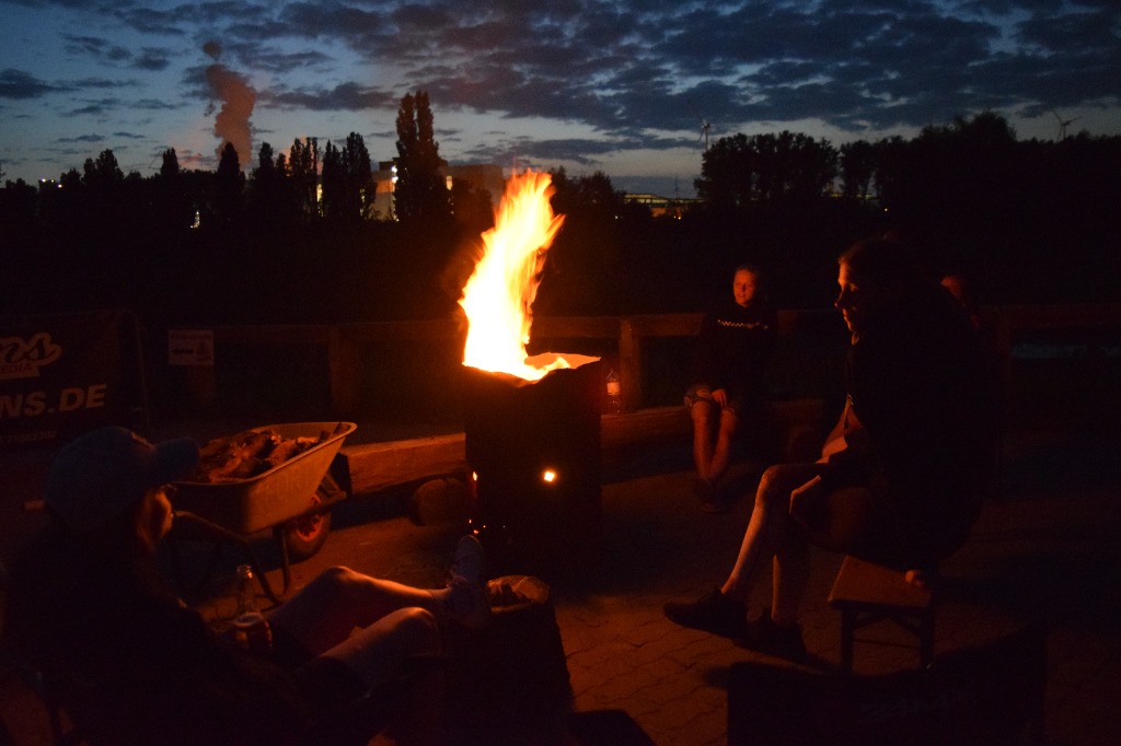 Lagerfeuer am Abend
