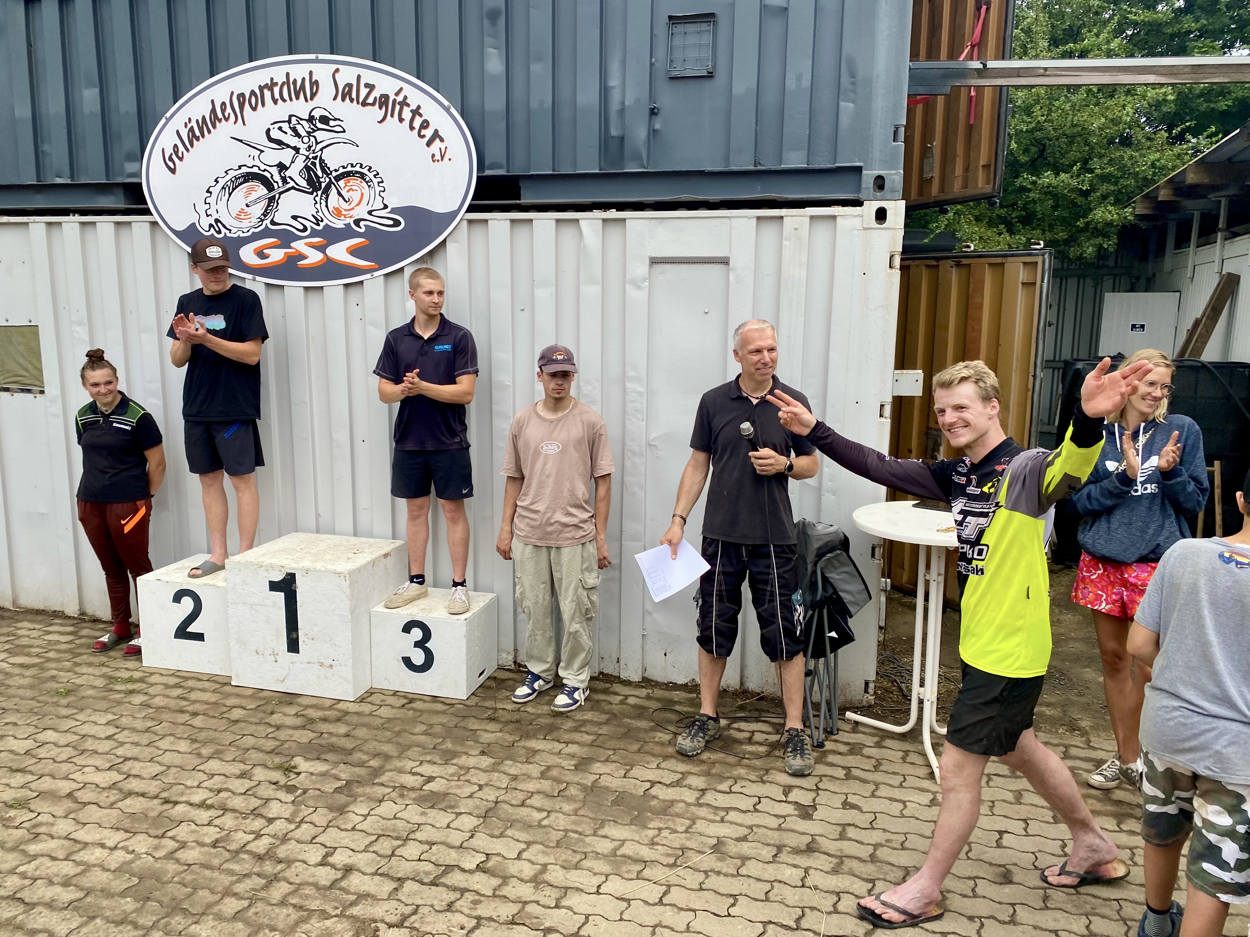 GSC Vereinsmitglieder an der Strecke